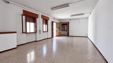 3 LOCALI A MONTEBELLUNA