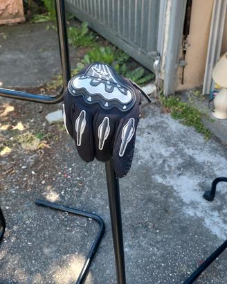 giubotto da moto con guanti