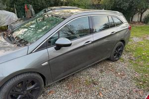 Ope astra tourer station familiare