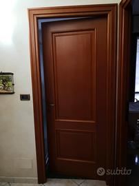 Quattro porte interne (di cui una a scrigno scorre