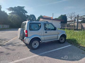 suzuki jimny del 2000