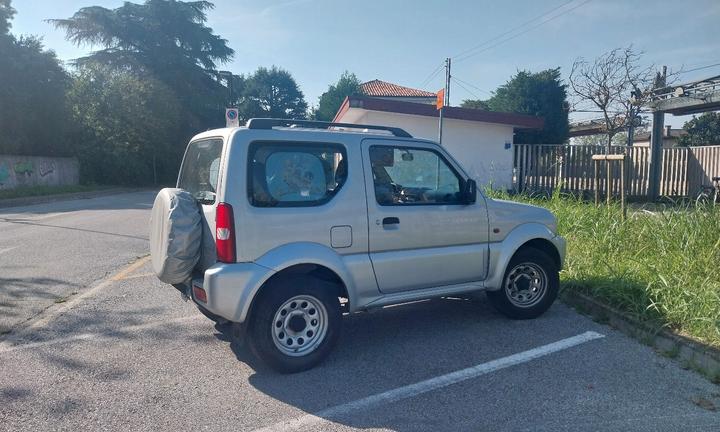 suzuki jimny del 2000