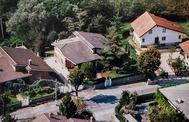 Villa di 400 m² con più di 5 locali e box auto dop