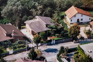 Villa di 400 m² con più di 5 locali e box auto dop