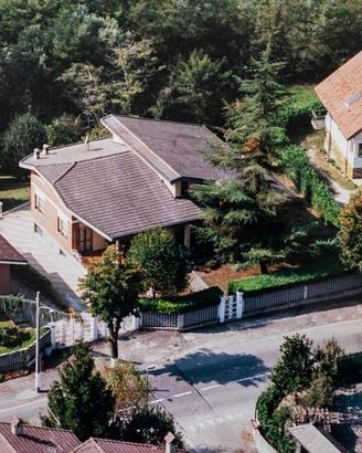 Villa di 400 m² con più di 5 locali e box auto dop