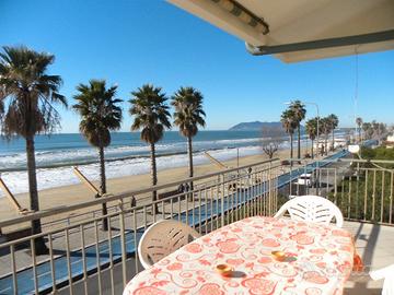 Disponibile dal 1 al 15 luglio_ fronte mare_