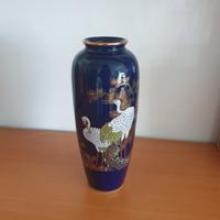 Vaso in porcellana dipinto a mano