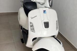 PIAGGIO VESPA GTS 300 SUPER
