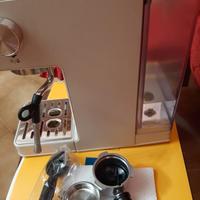 Macchina da caffè e montalatte