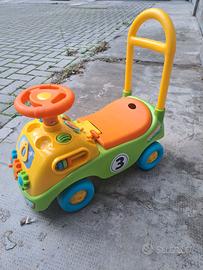 Macchina cavalcabile bambini luci e suoni