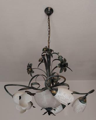 Lampadario in ferro battuto