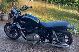 Triumph Bonneville SE