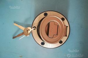 TAPPO SERBATOiO YAMAHA R1 R6 FZ1 FZ8 FZ6