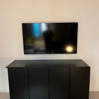 Mobile in legno nero con ante