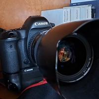 Canon 5D Mark IV + 24/70 f/2,8 L USM + BG 20