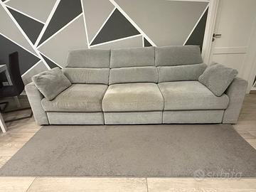 Divano 4 posti - Eskilstuna ikea