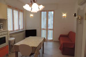 ALASSIO trilocale centrale con box