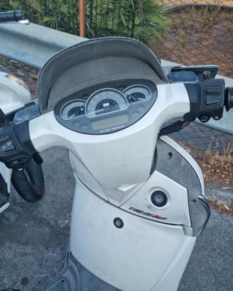 Aprlia Scarabeo 125 del 2010 gomme nuove