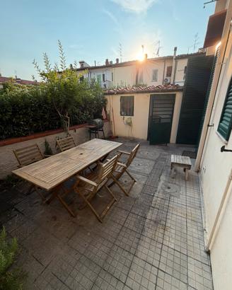 Tavolo da giardino più 4 sedie
