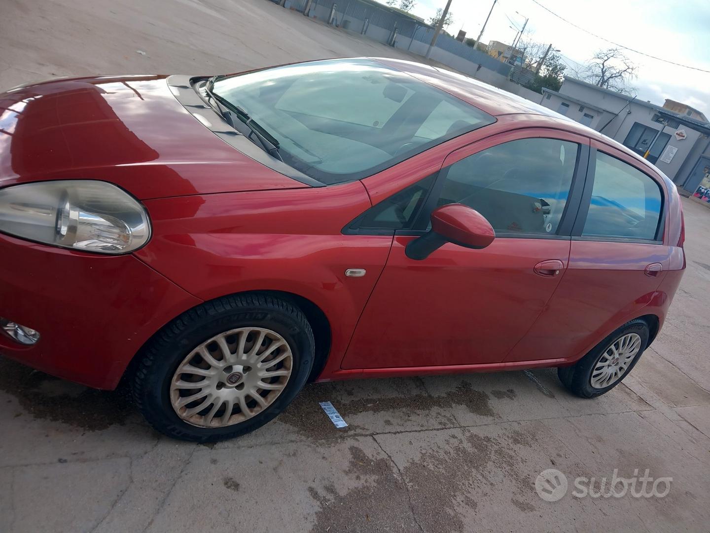 Grandepunto 1.3 90cv gancio traino messa a nuovo - Auto In vendita a  Barletta-Andria-Trani