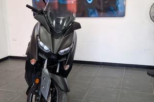 Yamaha X-Max 400
