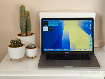 MacBook Pro 15" 2018 i7 16GB RAM 512GB SSD