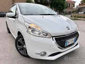 Peugeot 208 1.4 HDi 68 CV 99000km