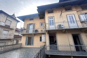 Immobile di 150 m² con più di 5 locali a Carmagnol