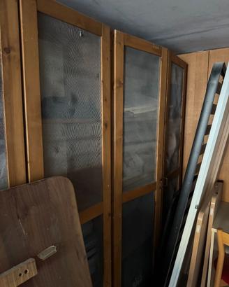 2 armadi/dispense in legno con ante