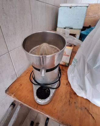 Spremiagrumi della Cait