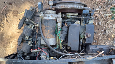 Motore Yamaha 25cv 3 cilindri