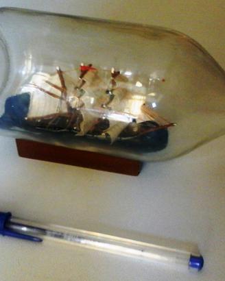 Piccolo Veliero in Bottiglia (Soprammobile)