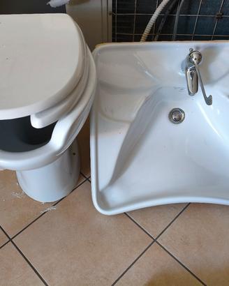 Lavandino e water per disabili