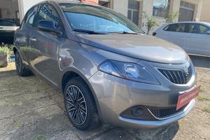 Lancia Ypsilon 1.0 FireFly 5 porte S&S Hybrid Silv