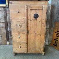 Mobile dispensa primi del 900