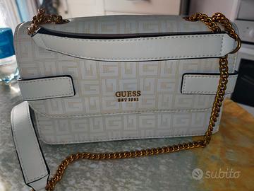 Guess Borsa modello cross body bag