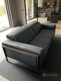 Divano in pelle, Nicoletti