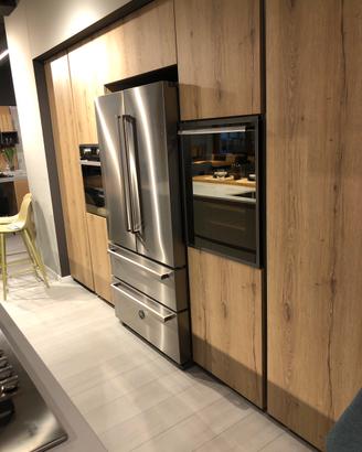 Cucina nuova moderna  con penisola SVENDITA