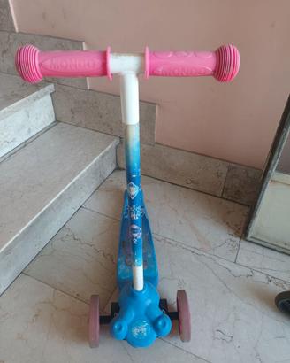 2 Monopattini 3 ruote - Oxelo B1 e Disney Frozen