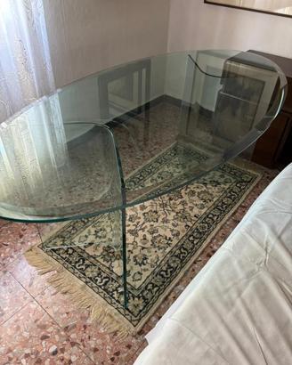 Tavolo ovale in vetro