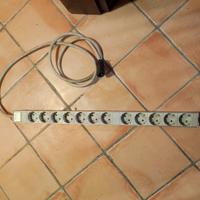 multipresa verticale a 12 porte

