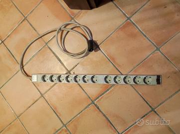 multipresa verticale a 12 porte

