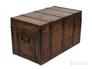 Baule antico/ Forziere in legno e ferro battuto