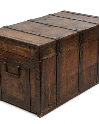 Baule antico/ Forziere in legno e ferro battuto