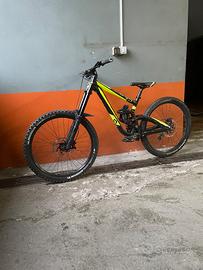 Bicicletta downhill Scott gambler 720