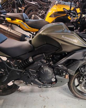 Kawasaki Versys 650 2017 incidentato per ricambi