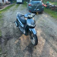 Peugeot Tweet 125 cc - 2016