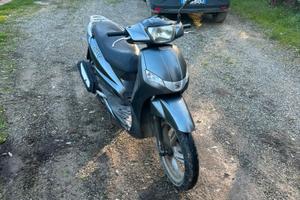 Peugeot Tweet 125 cc - 2016