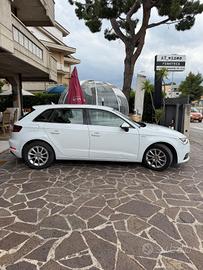 AUDI A3 SPB 1.4 Attraction gtron