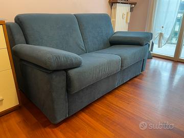 divano letto matrimoniale usato colore blu